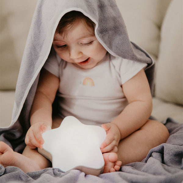 BBluv Stär Portable Music Box & Night Light for Babies | Lullabies, Soft LED Lights & Adjustable Volume | Compact, Rechargeable & Travel-Friendly Sleep Aid for Bedtime Anywhere